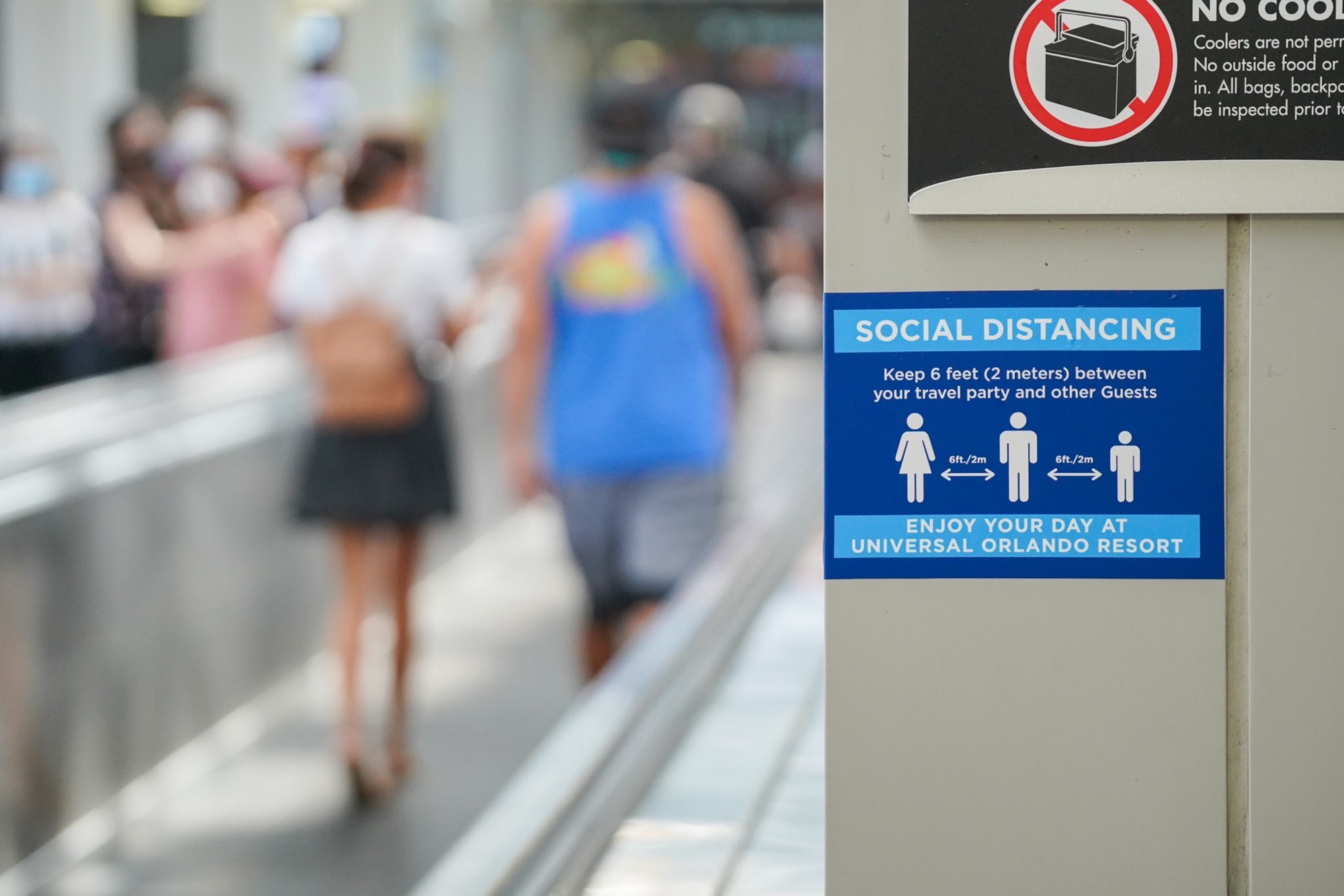 Universal Orlando Resort Is Removing Social Distancing Signs