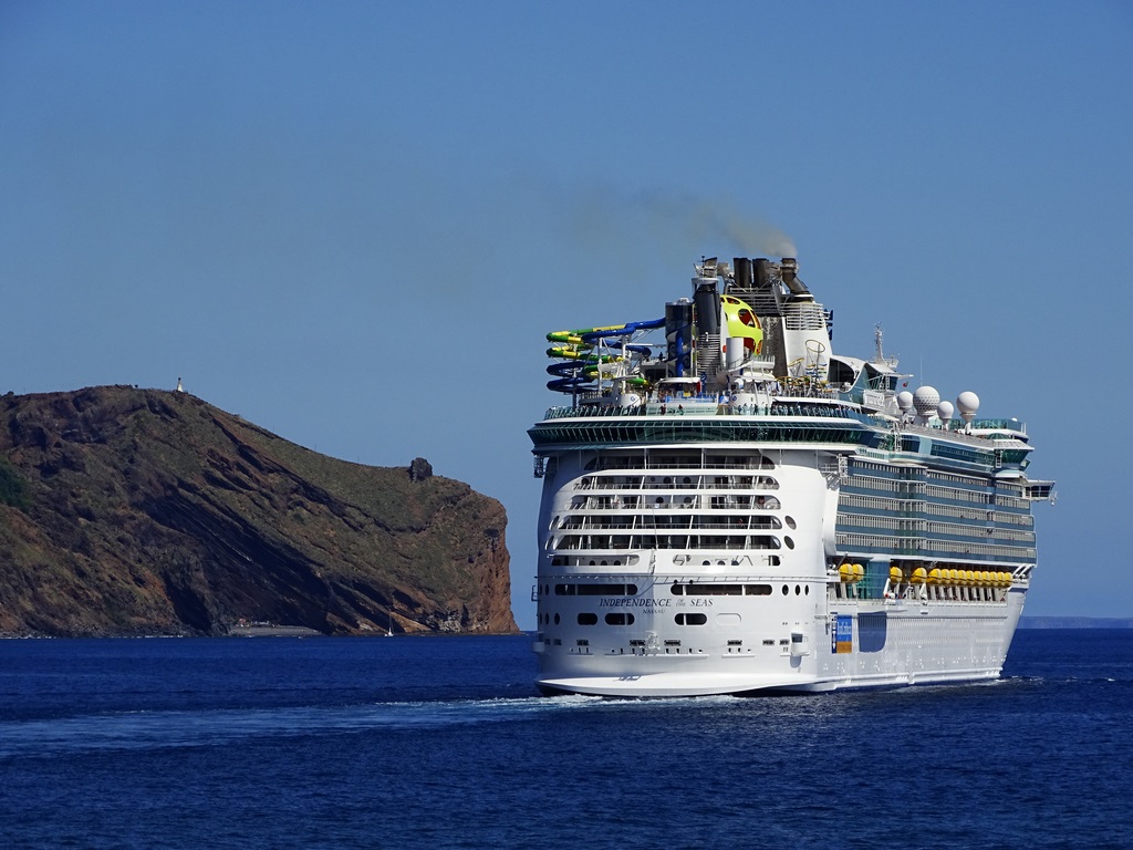 Here’s What You Need To Know About Royal Caribbean’s Vaccine Requirements