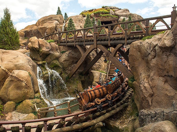 SEVEN DWARFS mine train