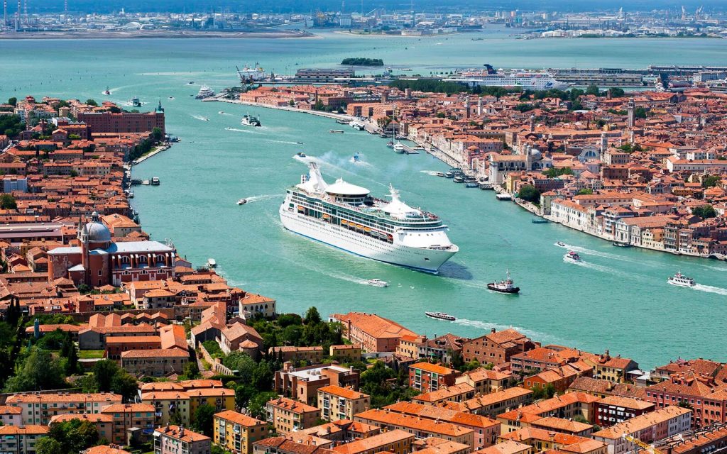 ship in venice