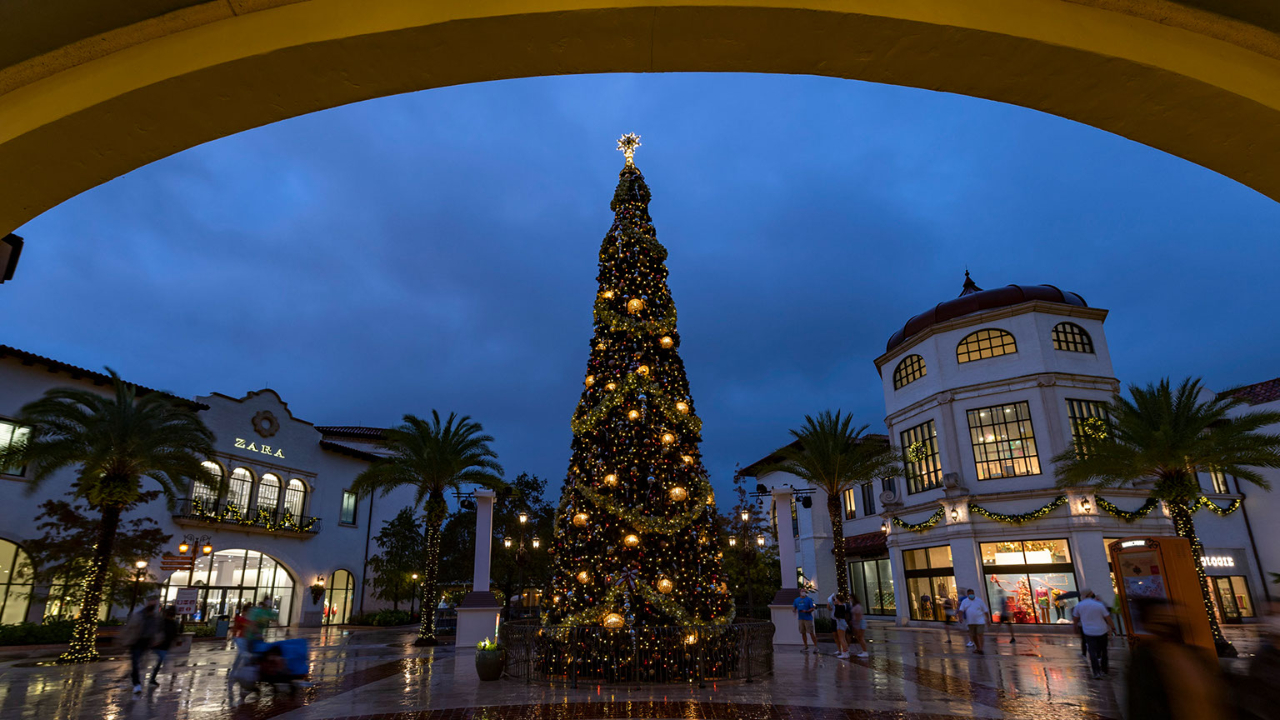 Here’s What You Need To Know About Visiting Santa Claus At Disney World This Year