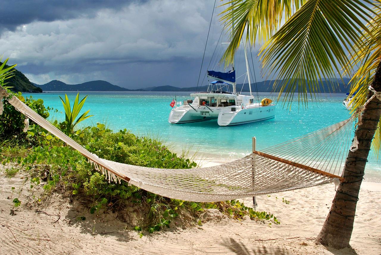 Catamaran cruise for romantic couples in Barbuda
