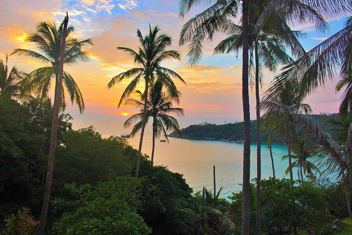 Sunset in Vanua Levu on honeymoon