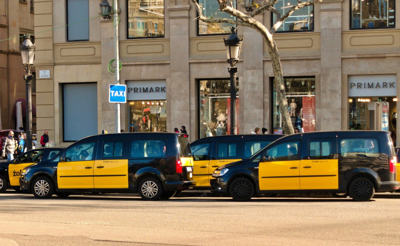 Black and yellow taxis of Barcelona