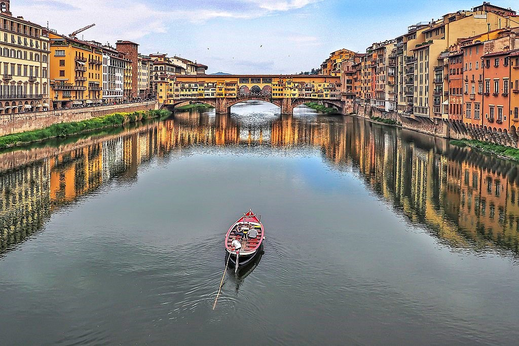 Explore Florence by boat (renaioli)